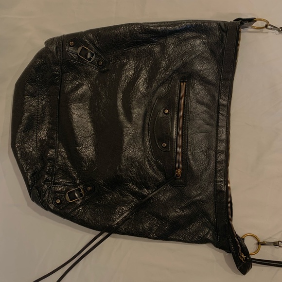 BALENCIAGA agneau city crossbody w removable strap - Picture 8 of 11